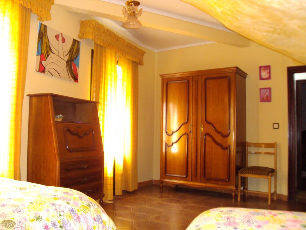 Casa Rural Cuevas del Sol Setenil De Las Bodegas Habitación foto
